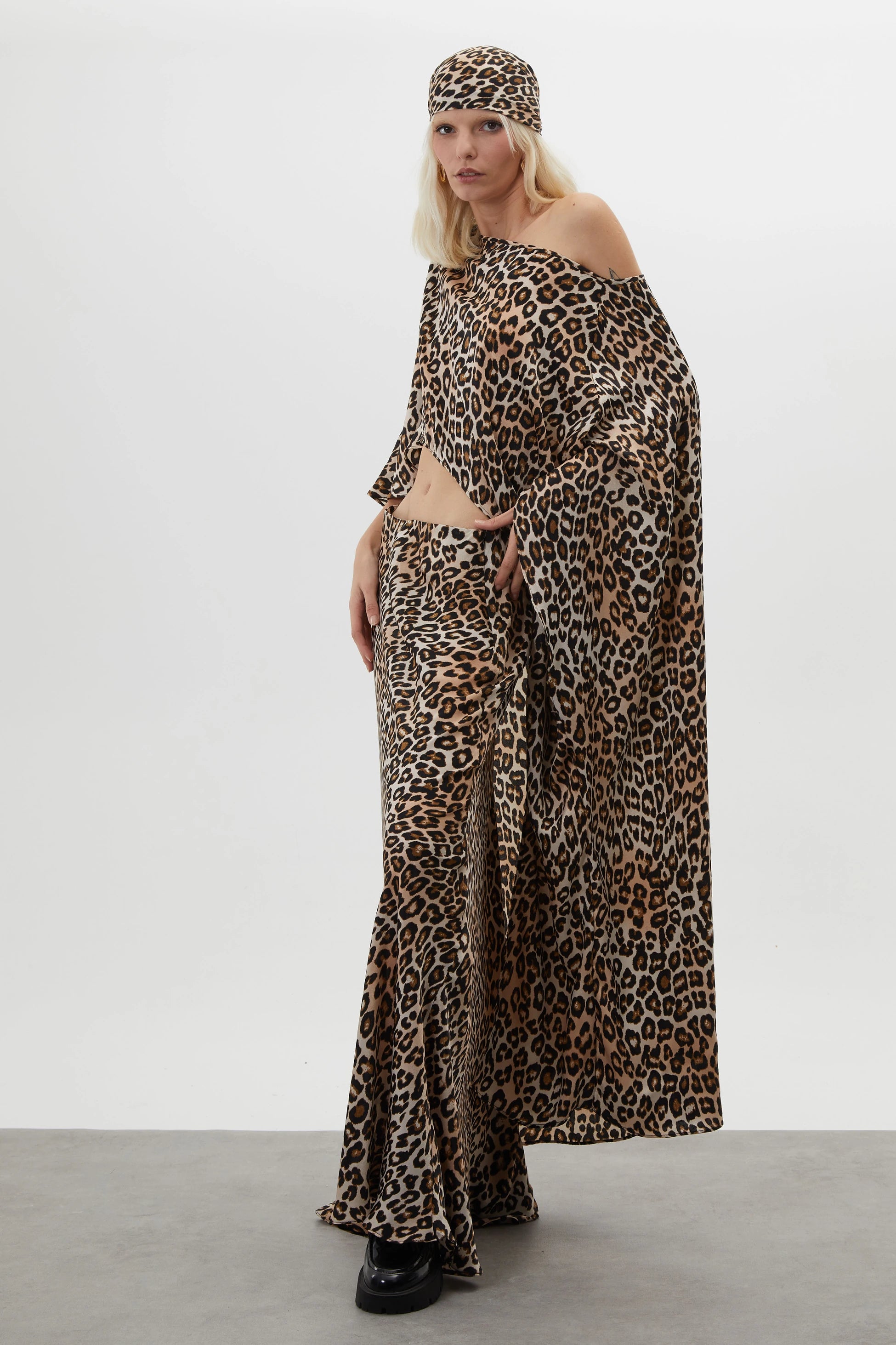 MOİ ASİMETRİK LEOPAR DESENLİ PANÇO