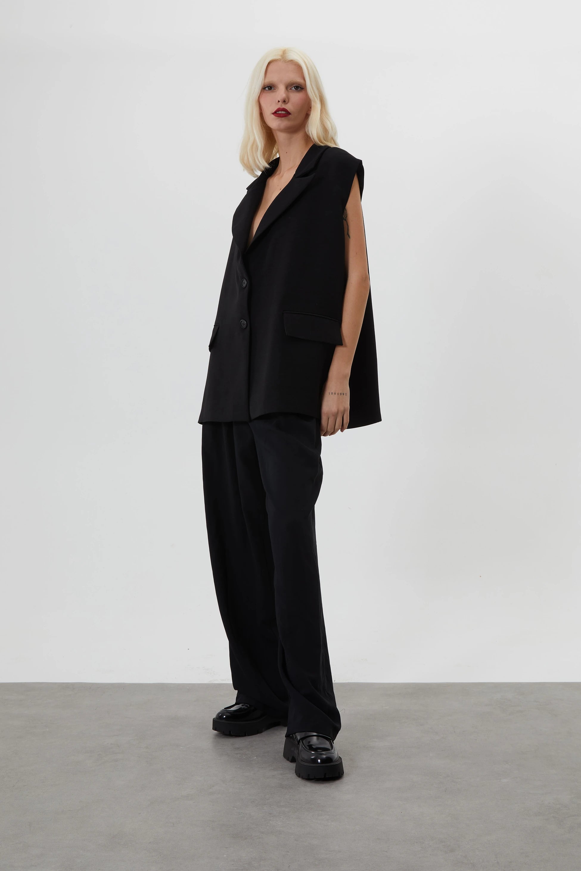 MUSE SİYAH OVERSIZE YELEK