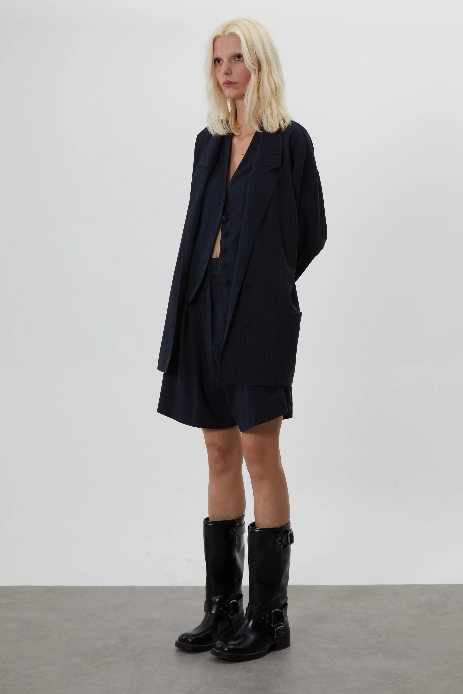 KLASİK OMUZLARI DÜŞÜK BLAZER CEKET