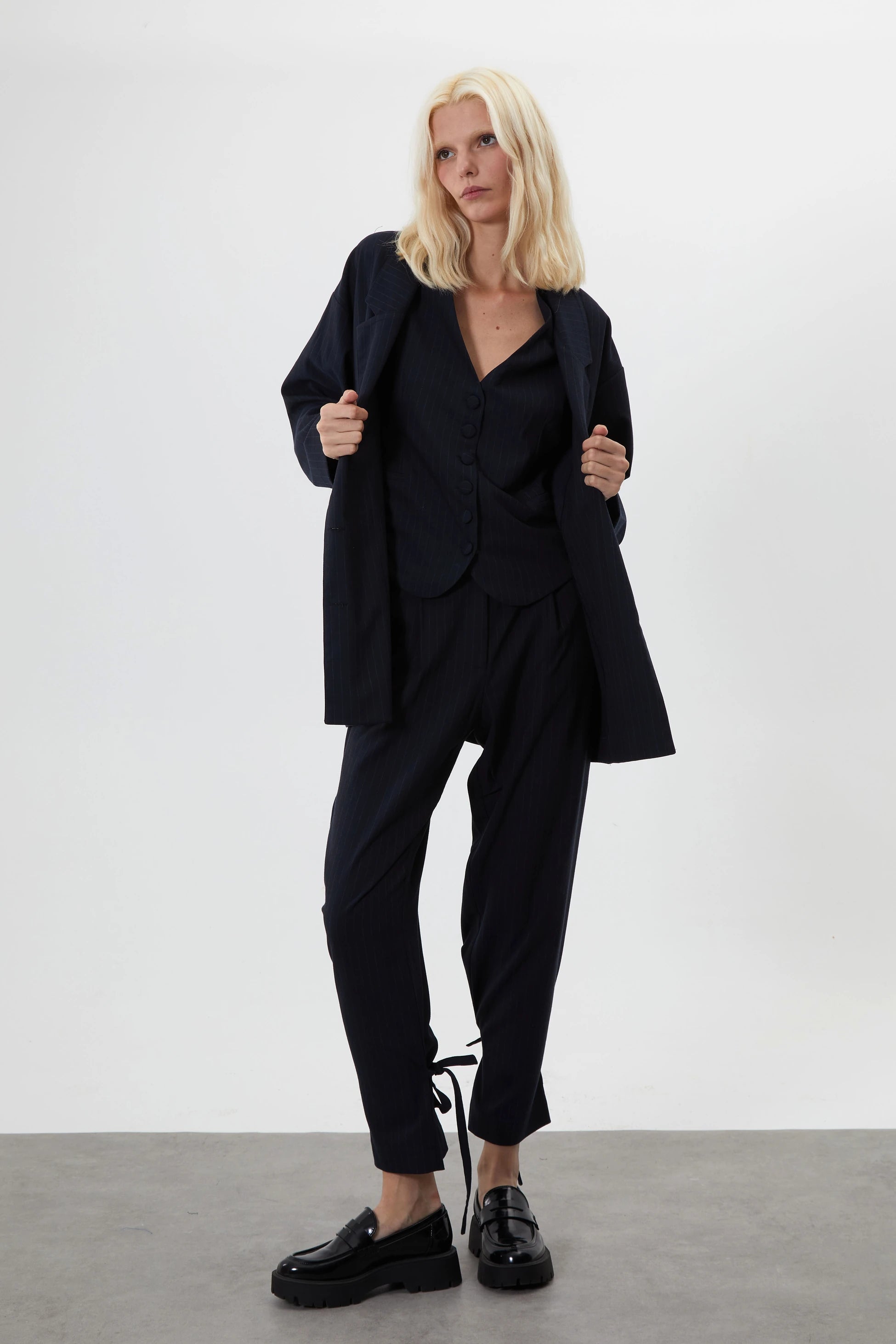 KLASİK OMUZLARI DÜŞÜK BLAZER CEKET